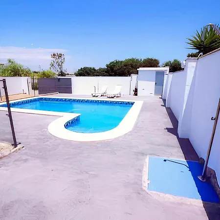 Chalet Con Piscina Privada Solo Familias Y Parejas Holiday home