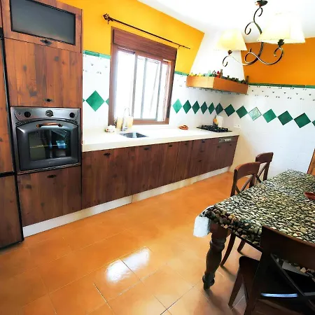 Chalet Con Piscina Privada Solo Familias Y Parejas