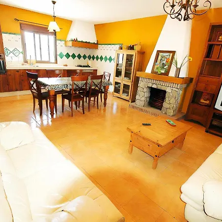 Chalet Con Piscina Privada Solo Familias Y Parejas Holiday home